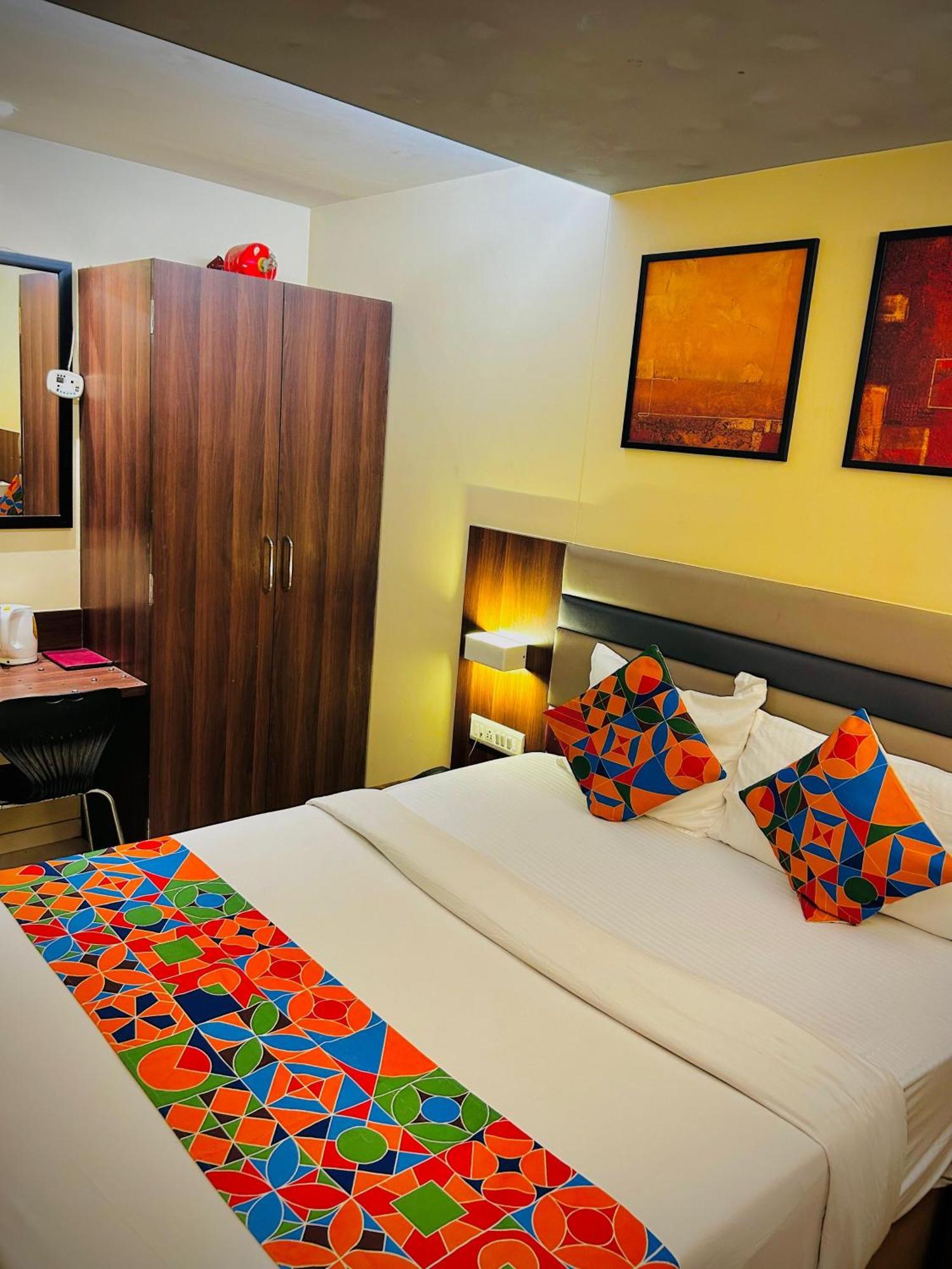 Hotel Regal International - Near Mumbai International Airport Andheri East Exterior foto